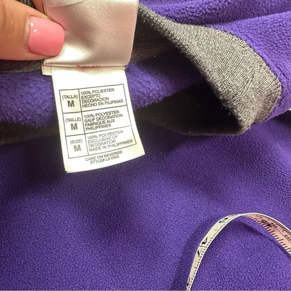 vintage Disney Store Exclusive oversized Fleece sweatshirt EEYORE 1966 sz medium - Picture 7 of 8